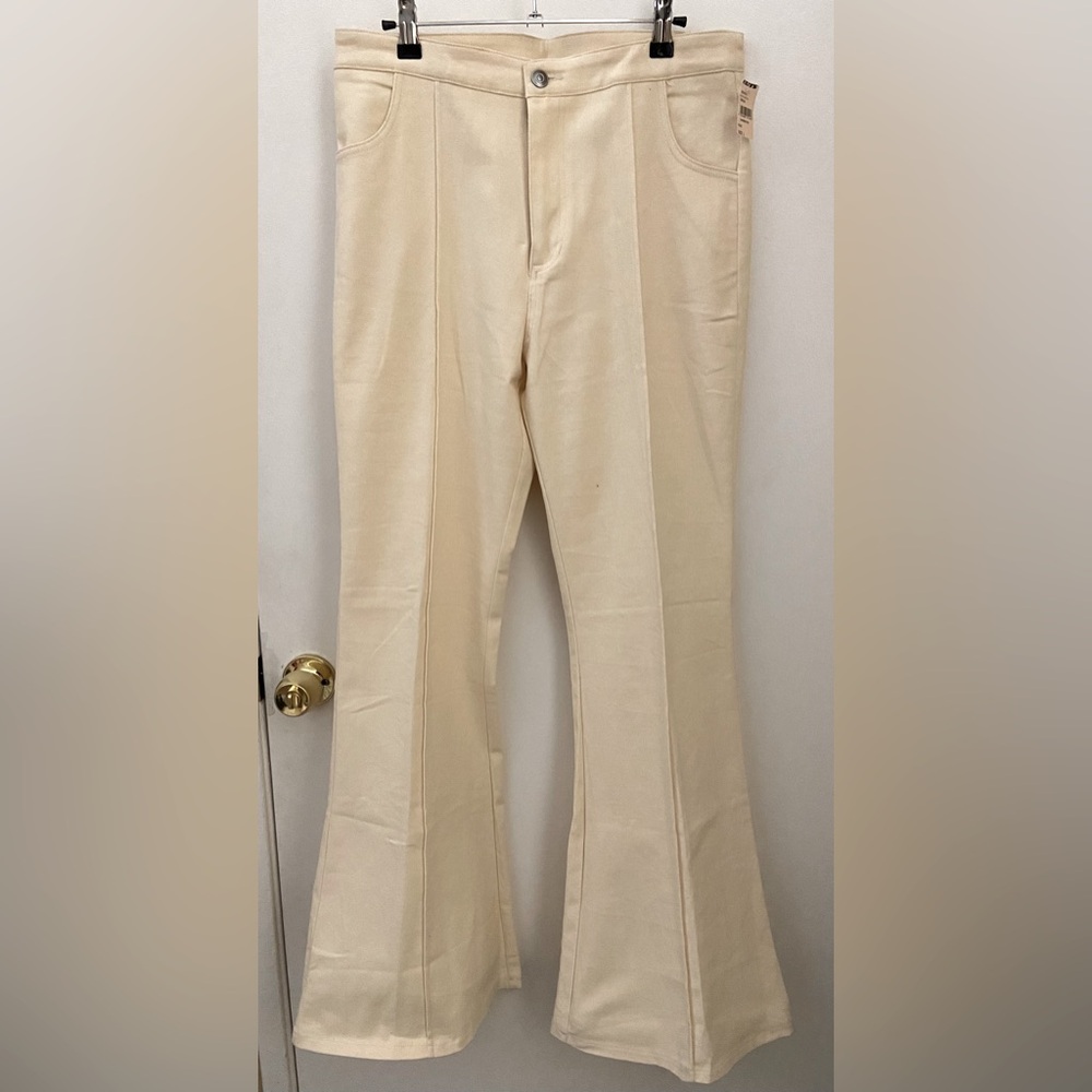 Cute bellbottoms, cream jeans